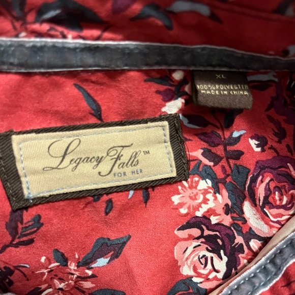 Chic Red Rose Floral Button-Down Shirt - Picture 2 of 6